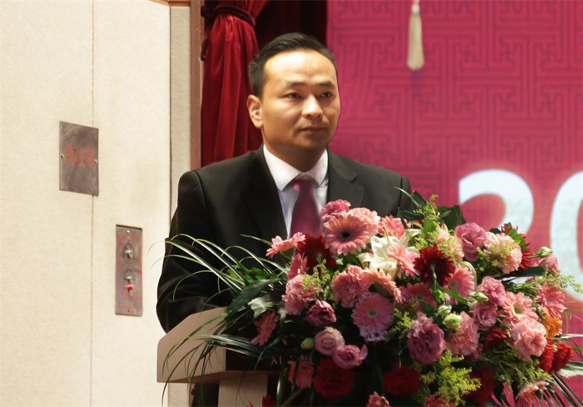 集团副总、纪委副书记张成彪同志作赢博线上平台,赢博（中国）“关于2018年违纪违规及重大事故责任单位的通报及处理决定”